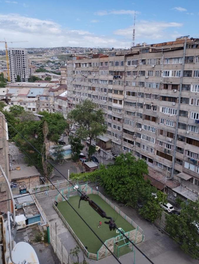 Large Apt Near Republic Square Διαμέρισμα Γιερεβάν Εξωτερικό φωτογραφία