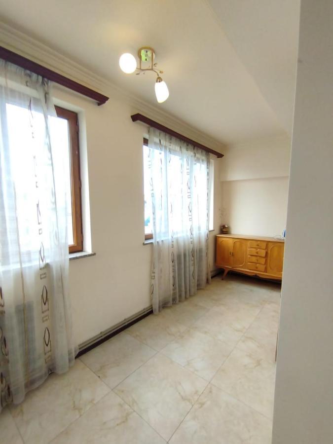 Large Apt Near Republic Square Διαμέρισμα Γιερεβάν Εξωτερικό φωτογραφία